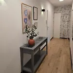 Apartment Zentrumsnah In - Balkon - Gratis Parken