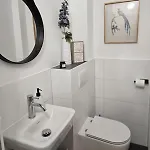 Apartment Zentrumsnah In - Balkon - Gratis Parken *