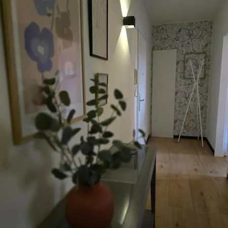 Apartment Zentrumsnah In - Balkon - Gratis Parken